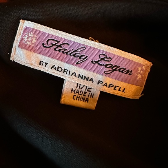 Hailey Logan by Adrianna Papell Satiny
Sequin and Beaded Party Dress Size 11/12 - Picture 9 of 10